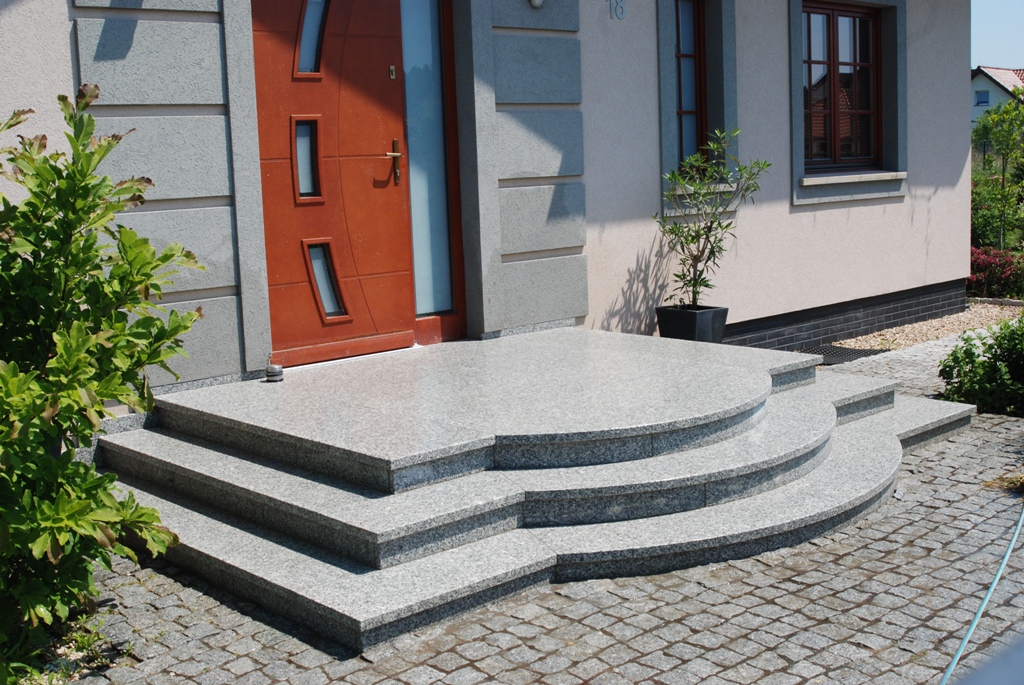 Wejście z elementami łukowymi