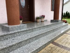 schody wejściowe z granitu kamienia granit strzegomski